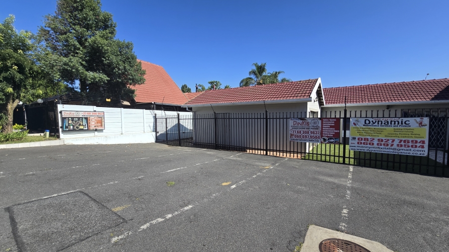 8 Bedroom Property for Sale in Garsfontein Gauteng