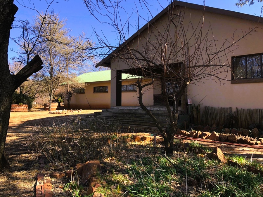 4 Bedroom Property for Sale in Houtkop A H Gauteng