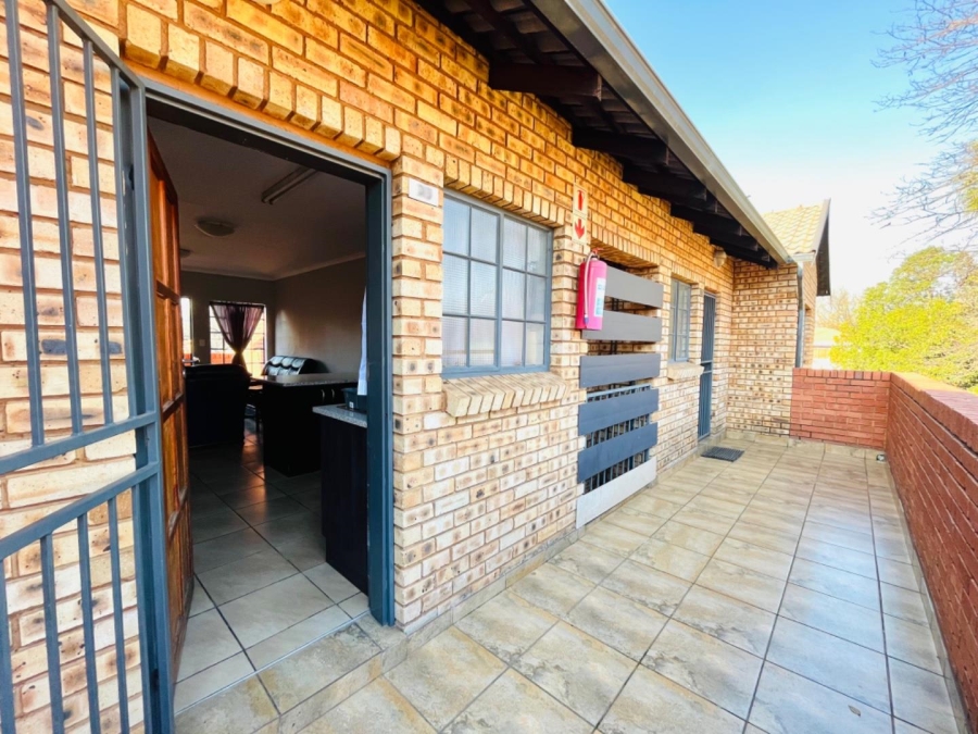2 Bedroom Property for Sale in Meyerton Central Gauteng