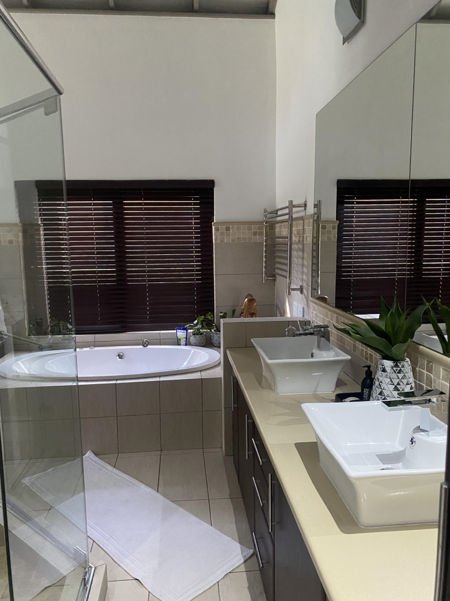 To Let 3 Bedroom Property for Rent in Bryanston Gauteng