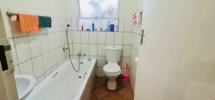2 Bedroom Property for Sale in Rensburg Gauteng