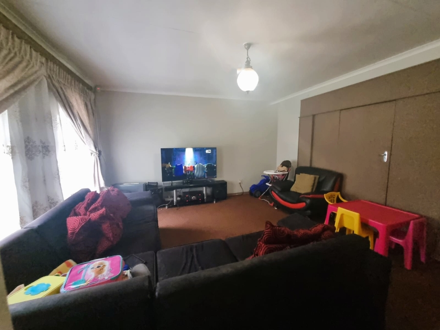 3 Bedroom Property for Sale in Unitas Park Gauteng
