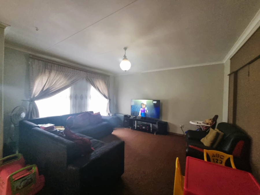 3 Bedroom Property for Sale in Unitas Park Gauteng