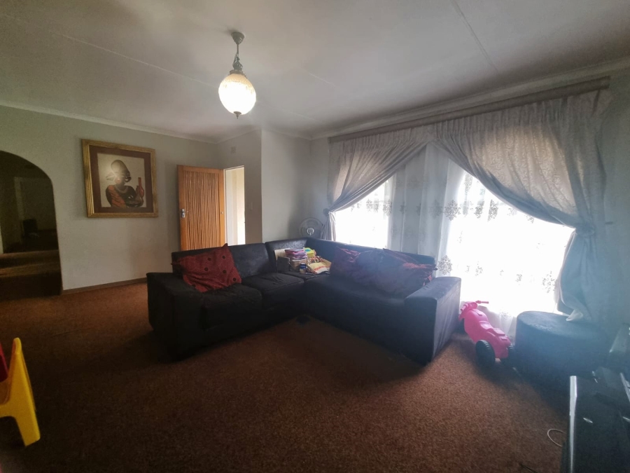 3 Bedroom Property for Sale in Unitas Park Gauteng