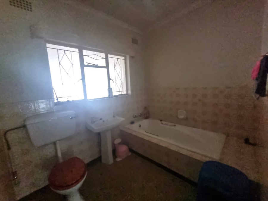 3 Bedroom Property for Sale in Unitas Park Gauteng