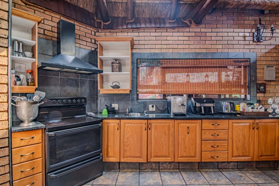 To Let 3 Bedroom Property for Rent in Glenvista Gauteng