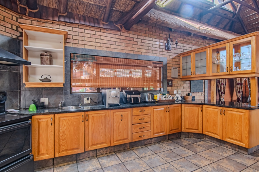 To Let 3 Bedroom Property for Rent in Glenvista Gauteng