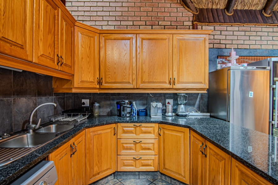 To Let 3 Bedroom Property for Rent in Glenvista Gauteng