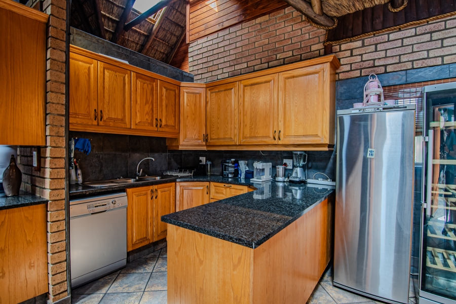 To Let 3 Bedroom Property for Rent in Glenvista Gauteng