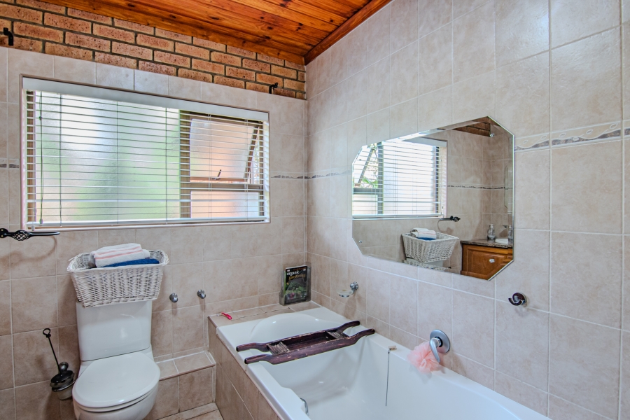 To Let 3 Bedroom Property for Rent in Glenvista Gauteng
