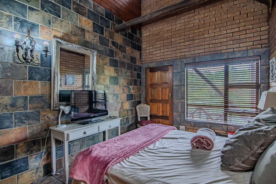 To Let 3 Bedroom Property for Rent in Glenvista Gauteng