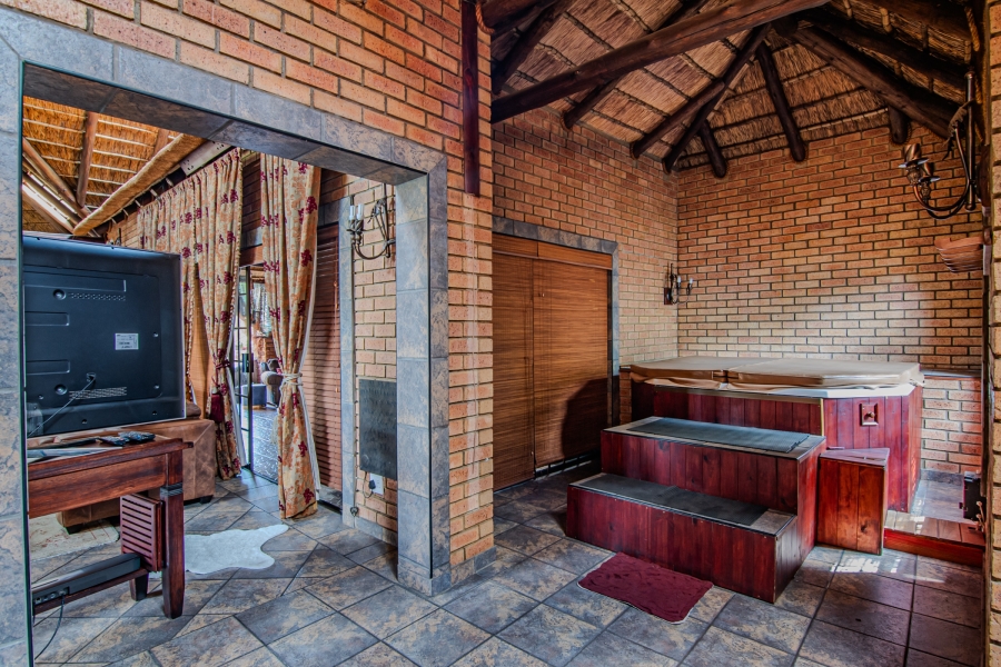 To Let 3 Bedroom Property for Rent in Glenvista Gauteng