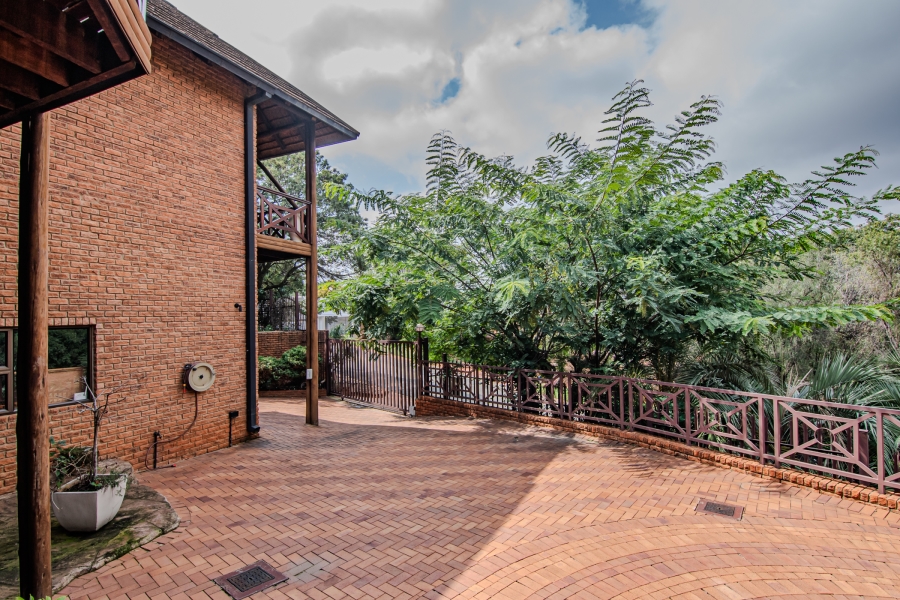 To Let 3 Bedroom Property for Rent in Glenvista Gauteng
