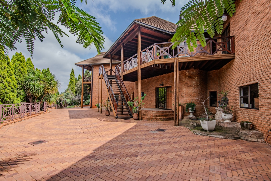 To Let 3 Bedroom Property for Rent in Glenvista Gauteng