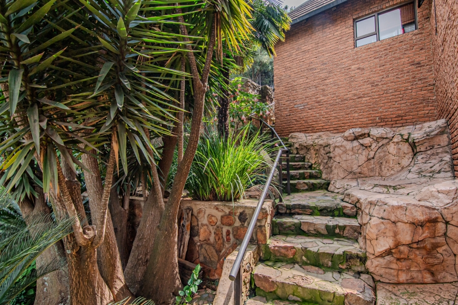 To Let 3 Bedroom Property for Rent in Glenvista Gauteng
