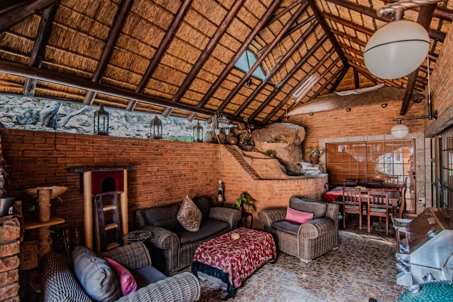To Let 3 Bedroom Property for Rent in Glenvista Gauteng