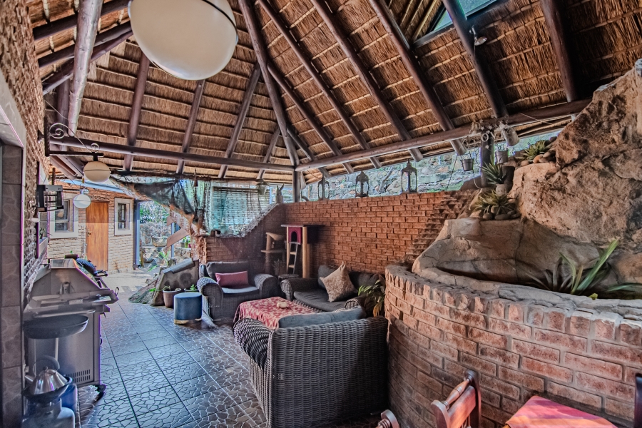 To Let 3 Bedroom Property for Rent in Glenvista Gauteng