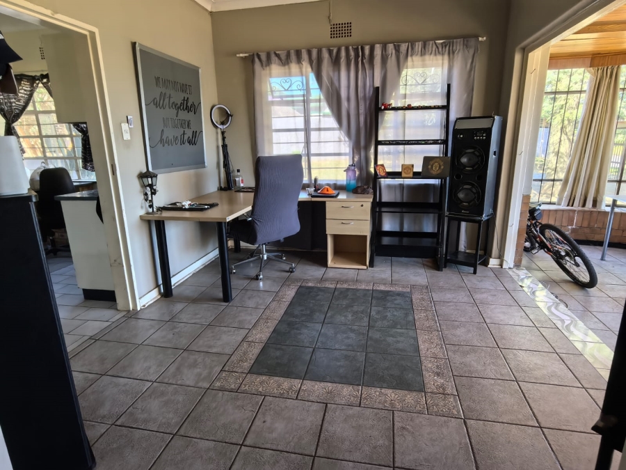 3 Bedroom Property for Sale in Wentworth Park Gauteng