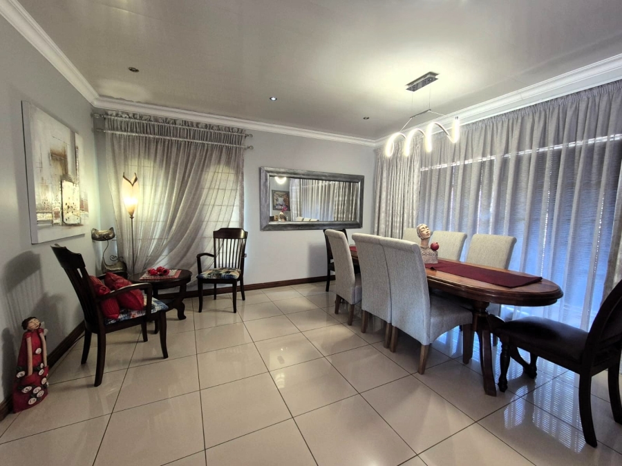 3 Bedroom Property for Sale in Falcon Ridge Gauteng