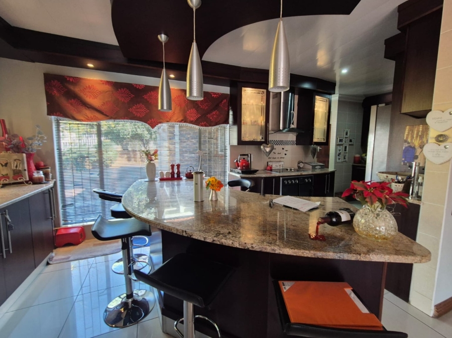3 Bedroom Property for Sale in Falcon Ridge Gauteng
