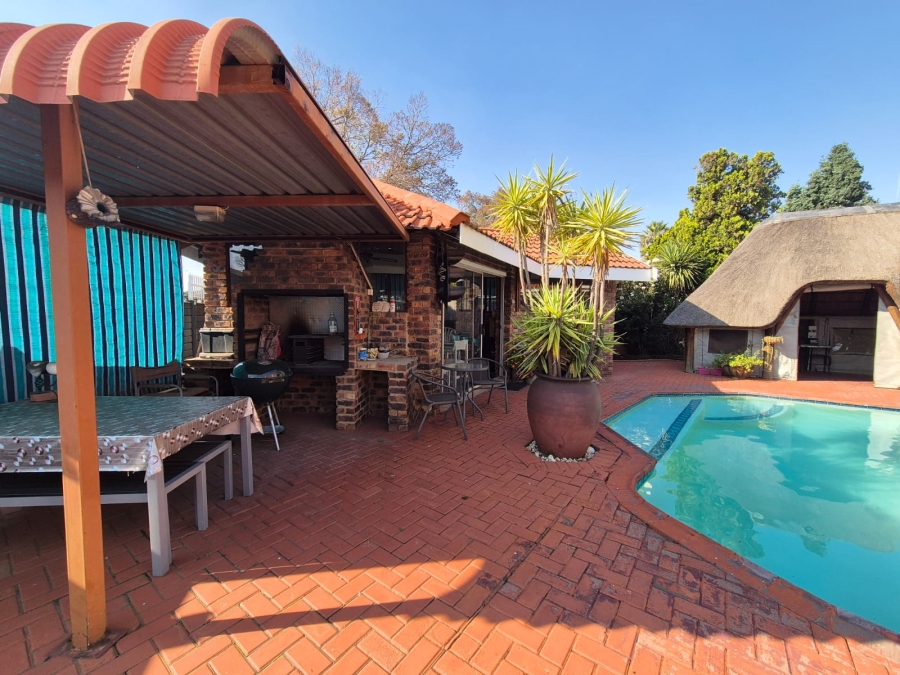 3 Bedroom Property for Sale in Falcon Ridge Gauteng