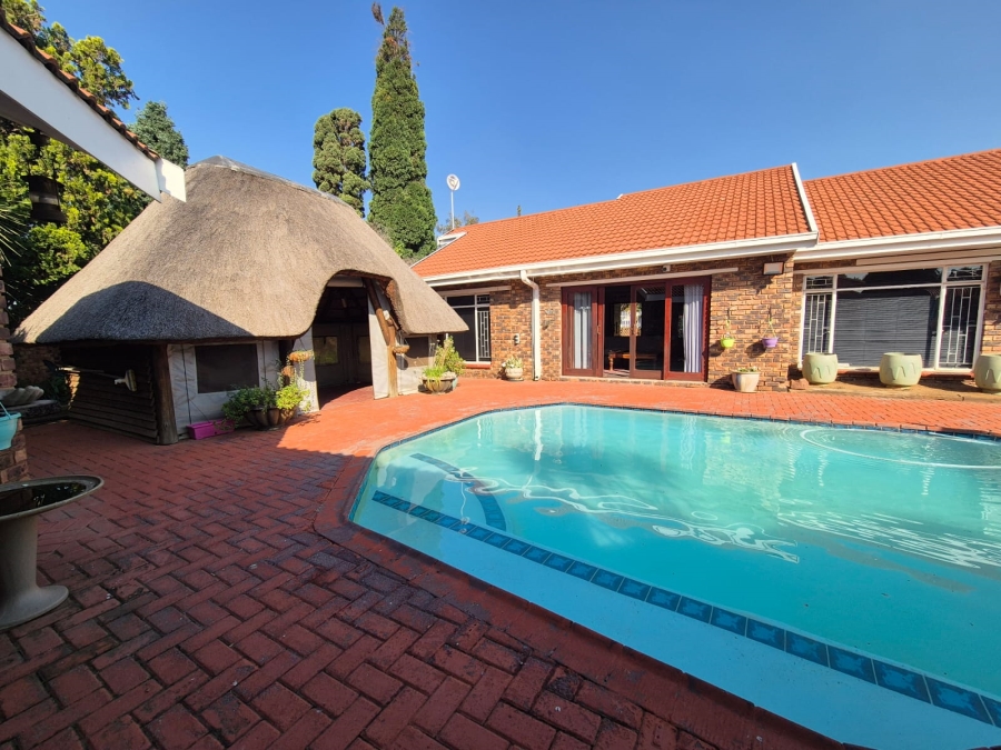 3 Bedroom Property for Sale in Falcon Ridge Gauteng