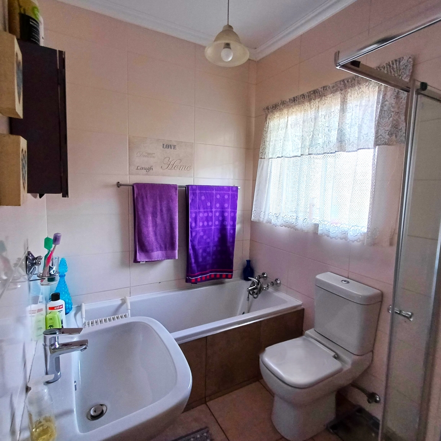 3 Bedroom Property for Sale in Three Rivers Gauteng