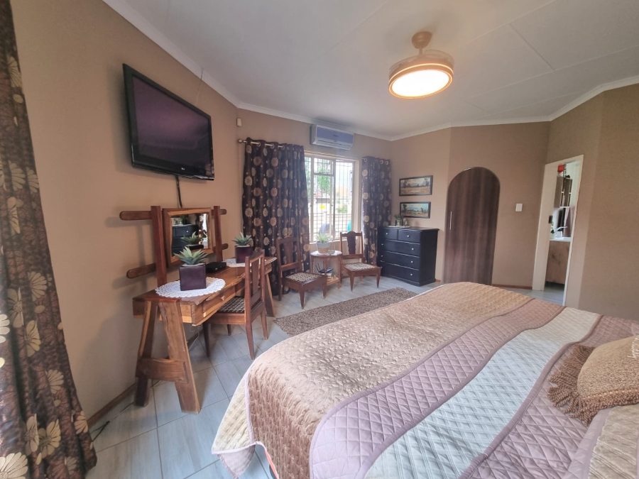 3 Bedroom Property for Sale in Vanderbijlpark SE 4 Gauteng