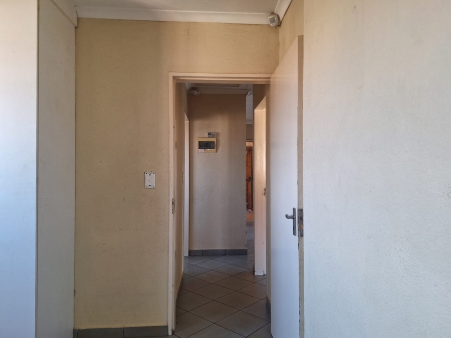 2 Bedroom Property for Sale in Rensburg Gauteng