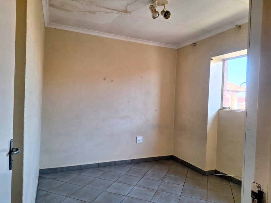 2 Bedroom Property for Sale in Rensburg Gauteng