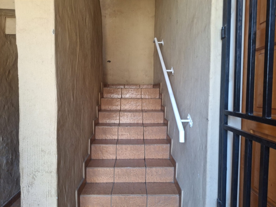 2 Bedroom Property for Sale in Rensburg Gauteng