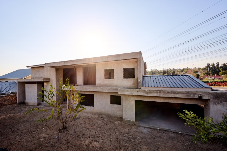 4 Bedroom Property for Sale in Waterfall Country Village Gauteng