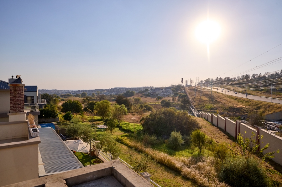 4 Bedroom Property for Sale in Waterfall Country Village Gauteng