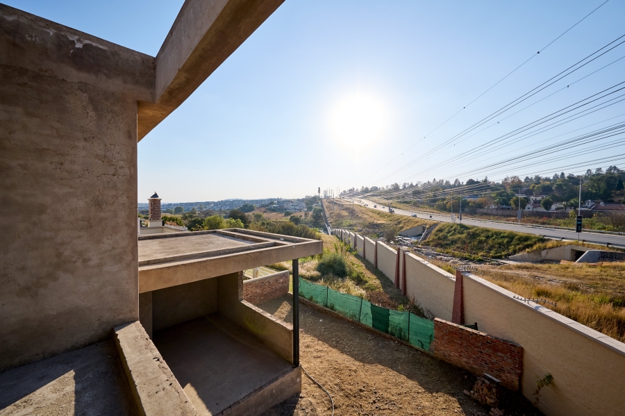 4 Bedroom Property for Sale in Waterfall Country Village Gauteng