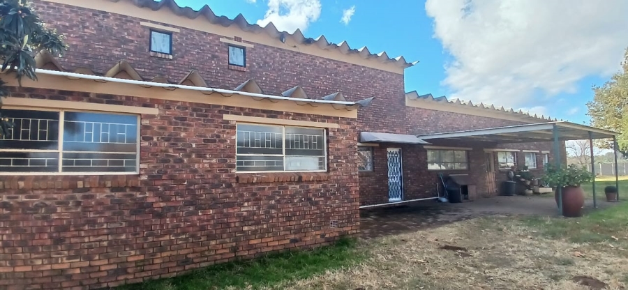 4 Bedroom Property for Sale in Nelsonia Gauteng