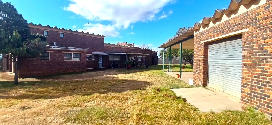 4 Bedroom Property for Sale in Nelsonia Gauteng