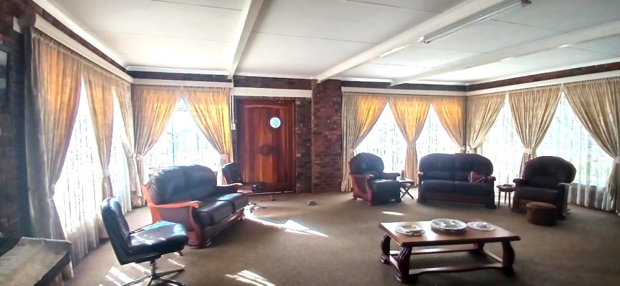 4 Bedroom Property for Sale in Nelsonia Gauteng