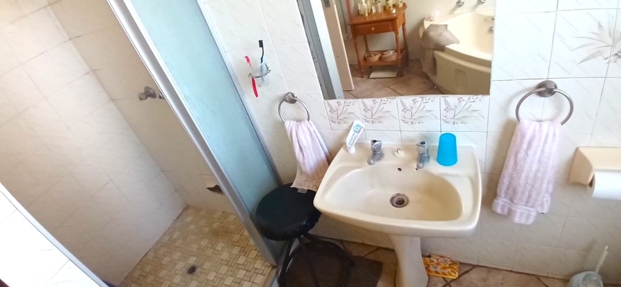 4 Bedroom Property for Sale in Nelsonia Gauteng
