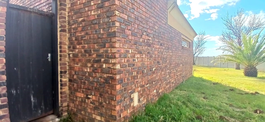 4 Bedroom Property for Sale in Nelsonia Gauteng