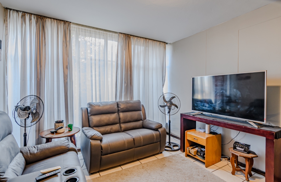 2 Bedroom Property for Sale in Moregloed Gauteng
