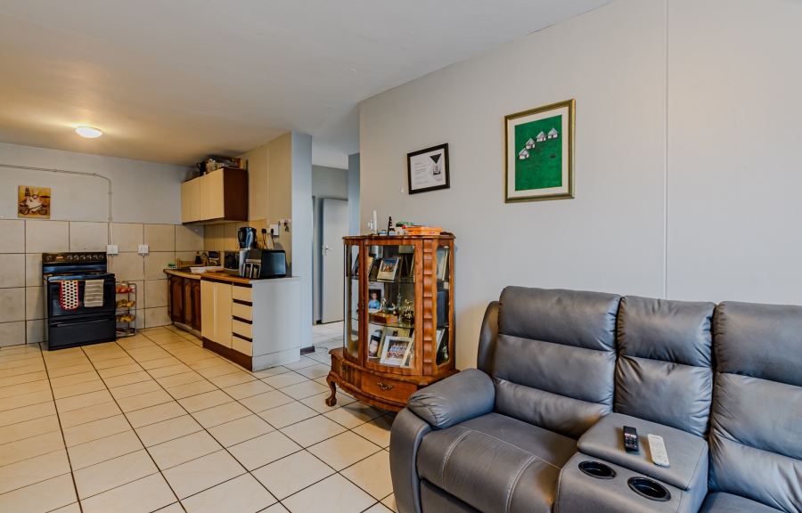 2 Bedroom Property for Sale in Moregloed Gauteng