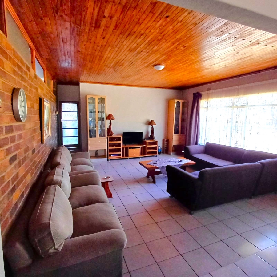 4 Bedroom Property for Sale in Buyscelia Gauteng
