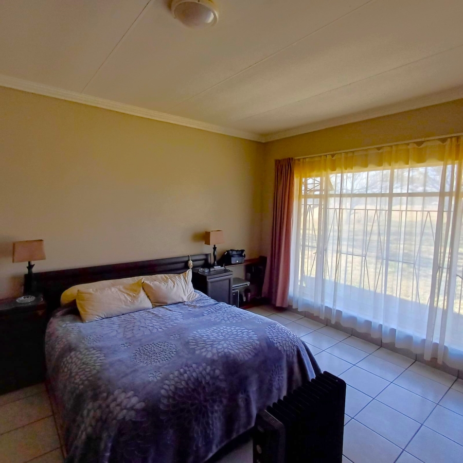 4 Bedroom Property for Sale in Buyscelia Gauteng