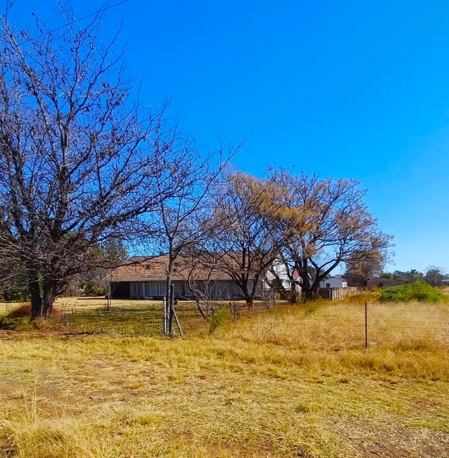 4 Bedroom Property for Sale in Buyscelia Gauteng
