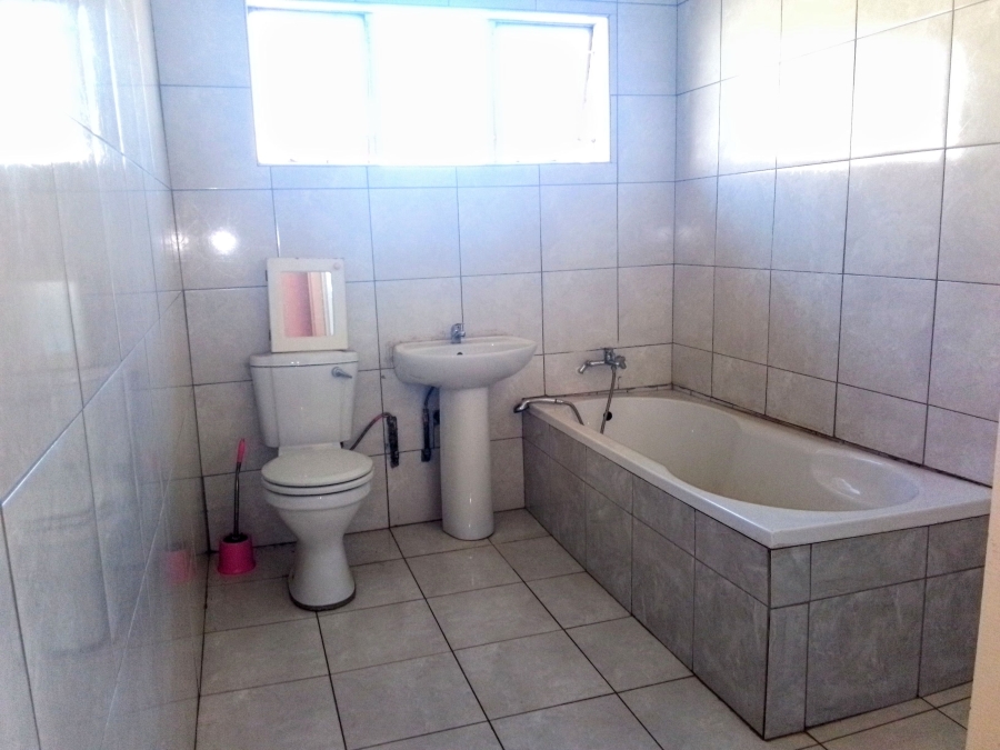 3 Bedroom Property for Sale in Finsbury Gauteng