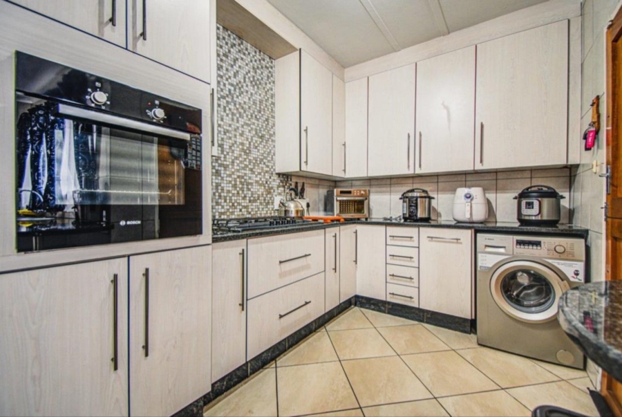 3 Bedroom Property for Sale in Parkdene Gauteng