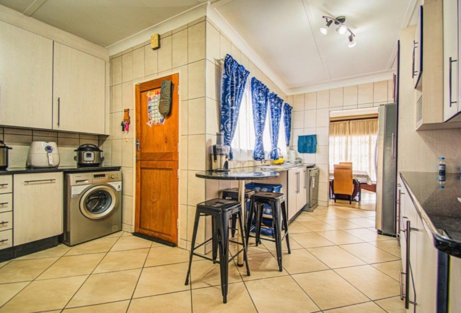 3 Bedroom Property for Sale in Parkdene Gauteng
