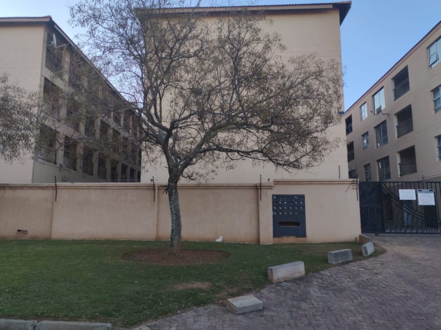2 Bedroom Property for Sale in Three Rivers Proper Gauteng