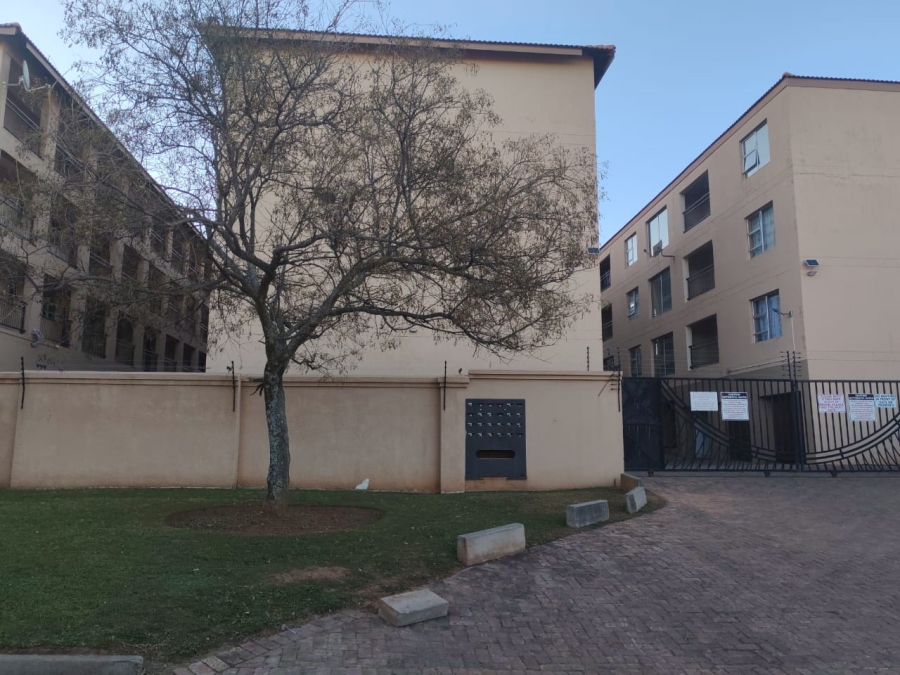 2 Bedroom Property for Sale in Three Rivers Proper Gauteng