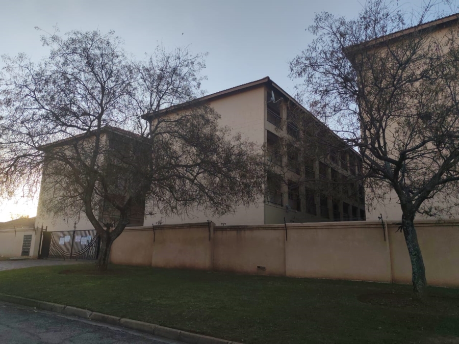 2 Bedroom Property for Sale in Three Rivers Proper Gauteng